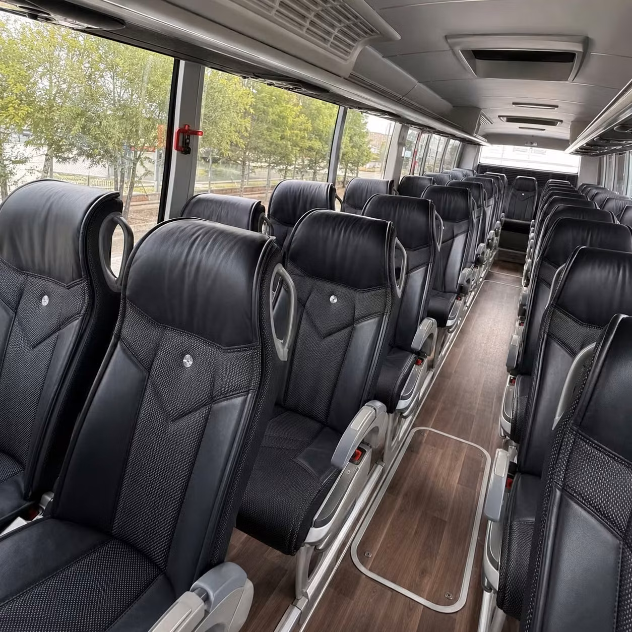 charter bus rentals for st paul group travel to duluth rochester and across minnesota
