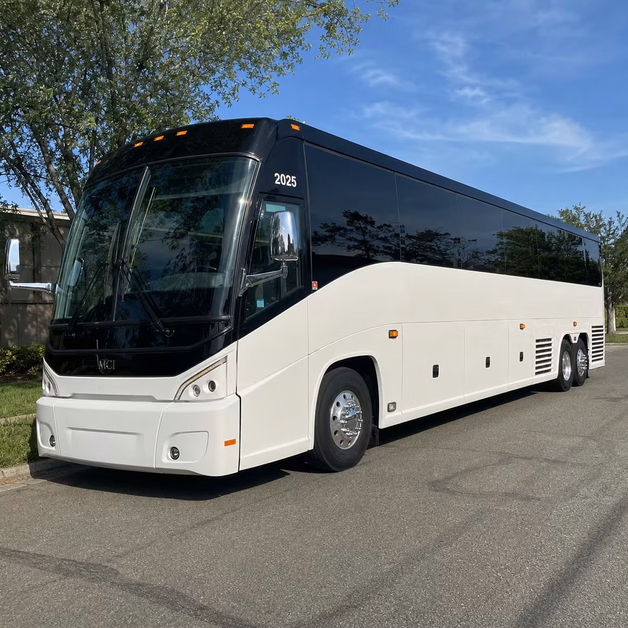 long distance charter bus trips from st paul to chicago milwaukee and beyond